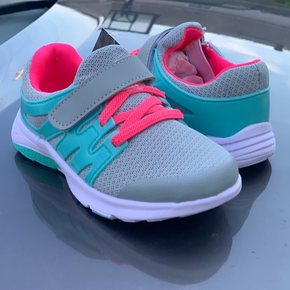 Girls Athletics Lightweight Shoe Kids Sneakers New - Picture 2 of 8